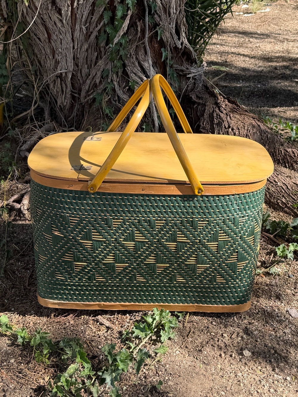 Vintage Burlington LARGE Green Checkered 1970’s Picnic Basket Straw Woven Wicker